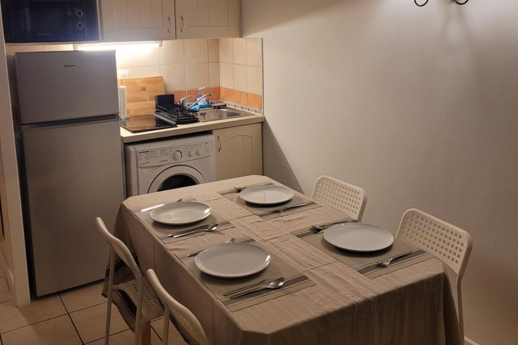 06U - Beautiful Studio In Residence - Swimming Pool And Tennis Court Сен-Лоран-дю-Вар Екстериор снимка