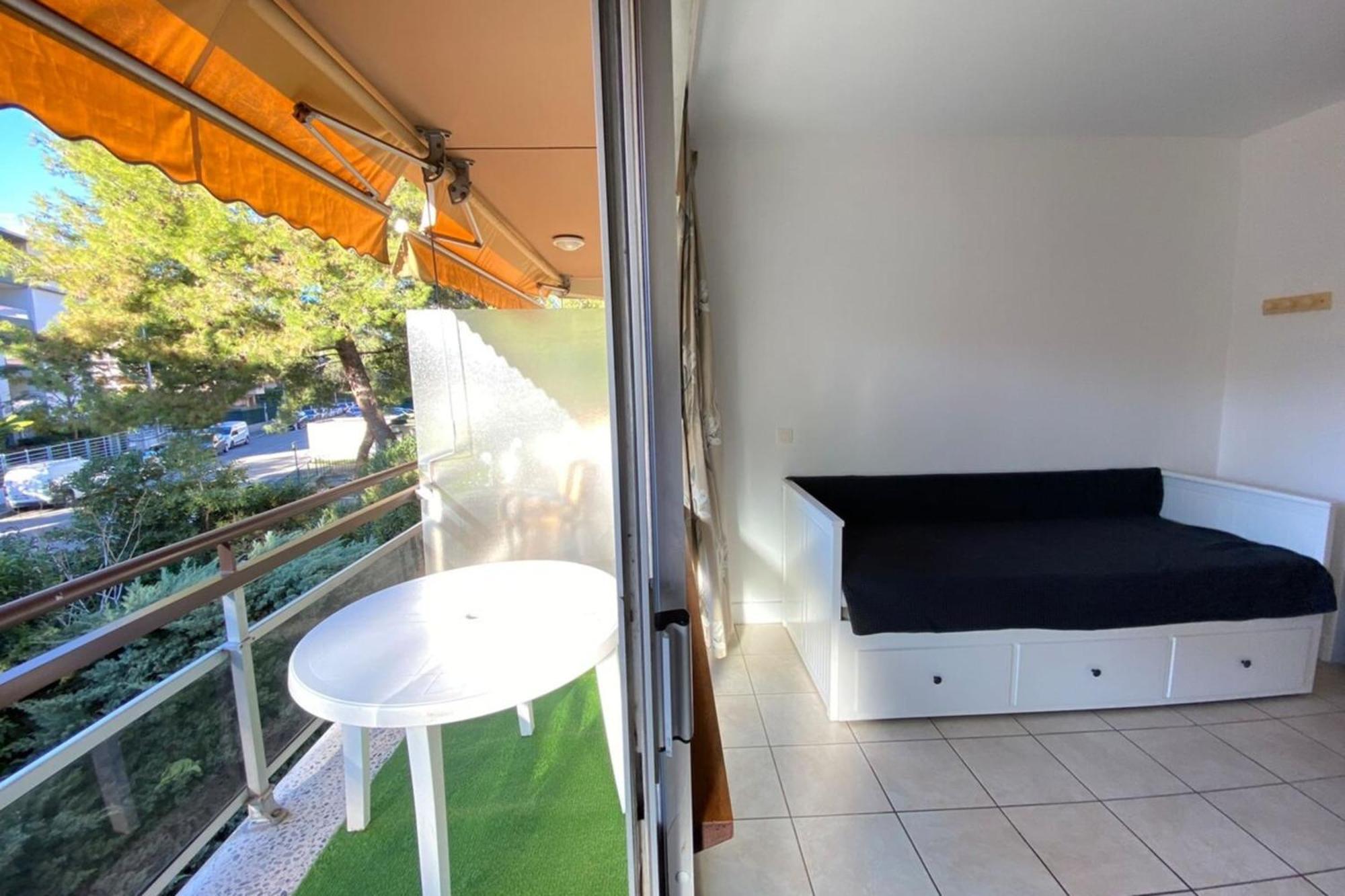 06U - Beautiful Studio In Residence - Swimming Pool And Tennis Court Сен-Лоран-дю-Вар Екстериор снимка