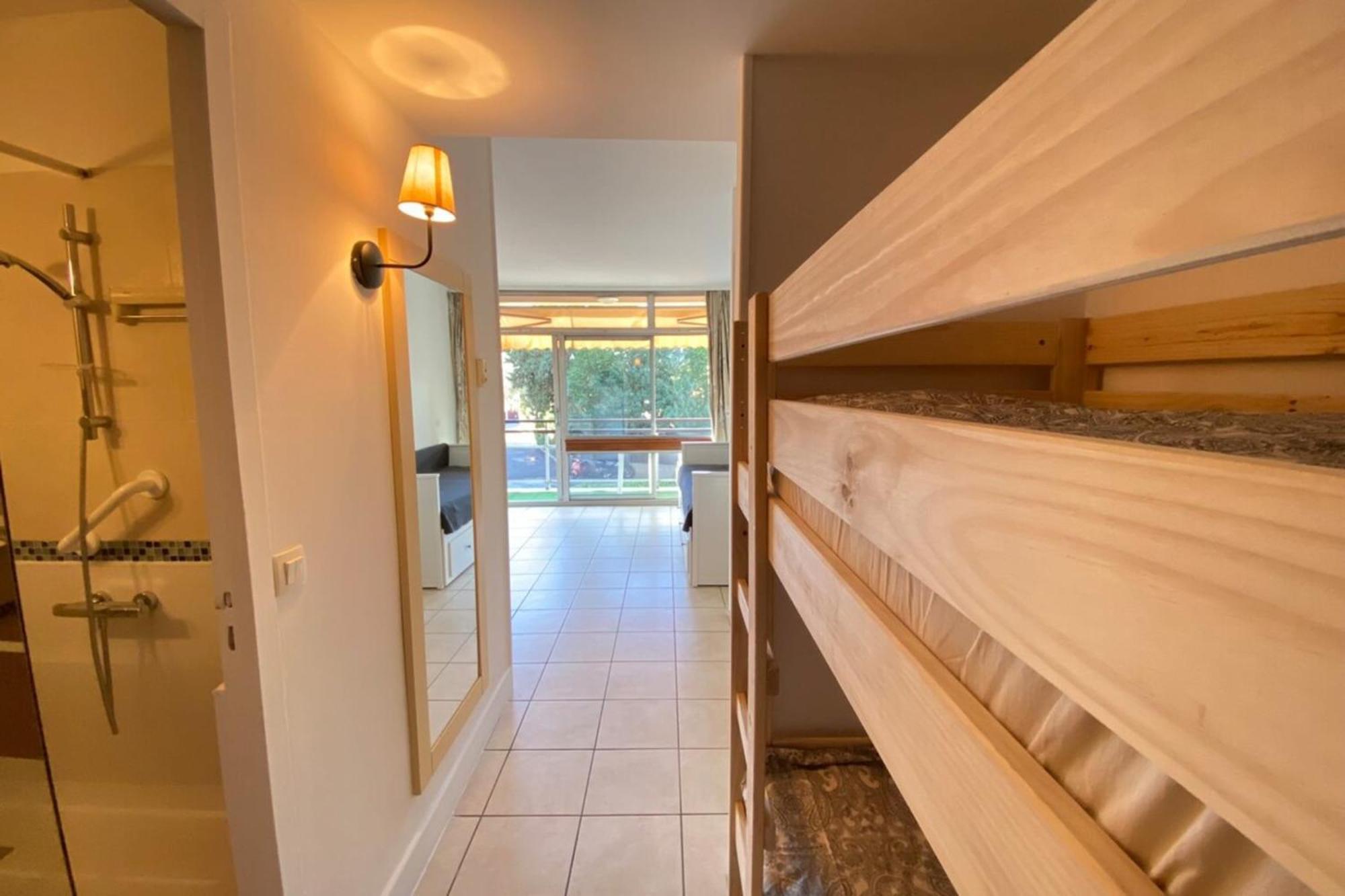 06U - Beautiful Studio In Residence - Swimming Pool And Tennis Court Сен-Лоран-дю-Вар Екстериор снимка