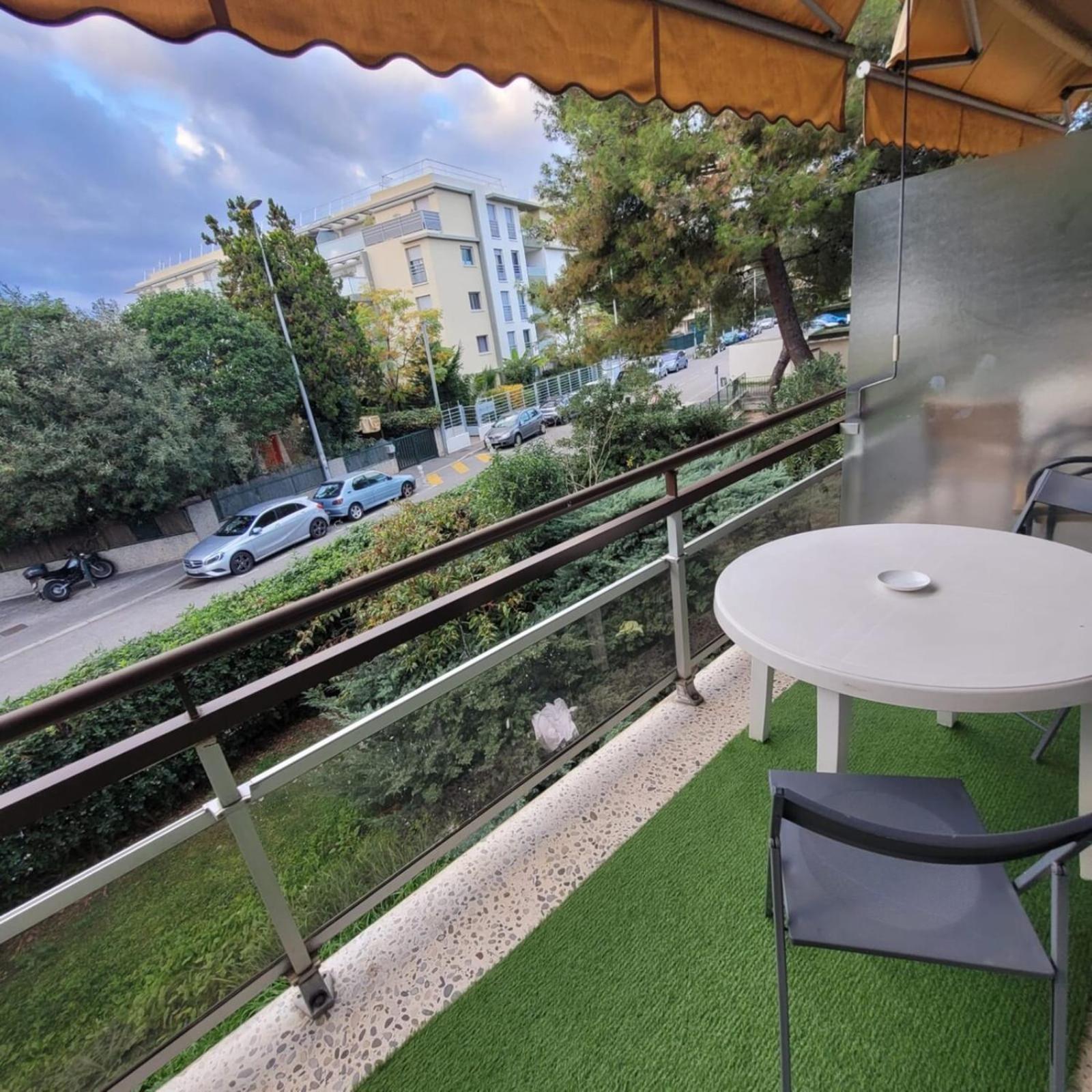 06U - Beautiful Studio In Residence - Swimming Pool And Tennis Court Сен-Лоран-дю-Вар Екстериор снимка