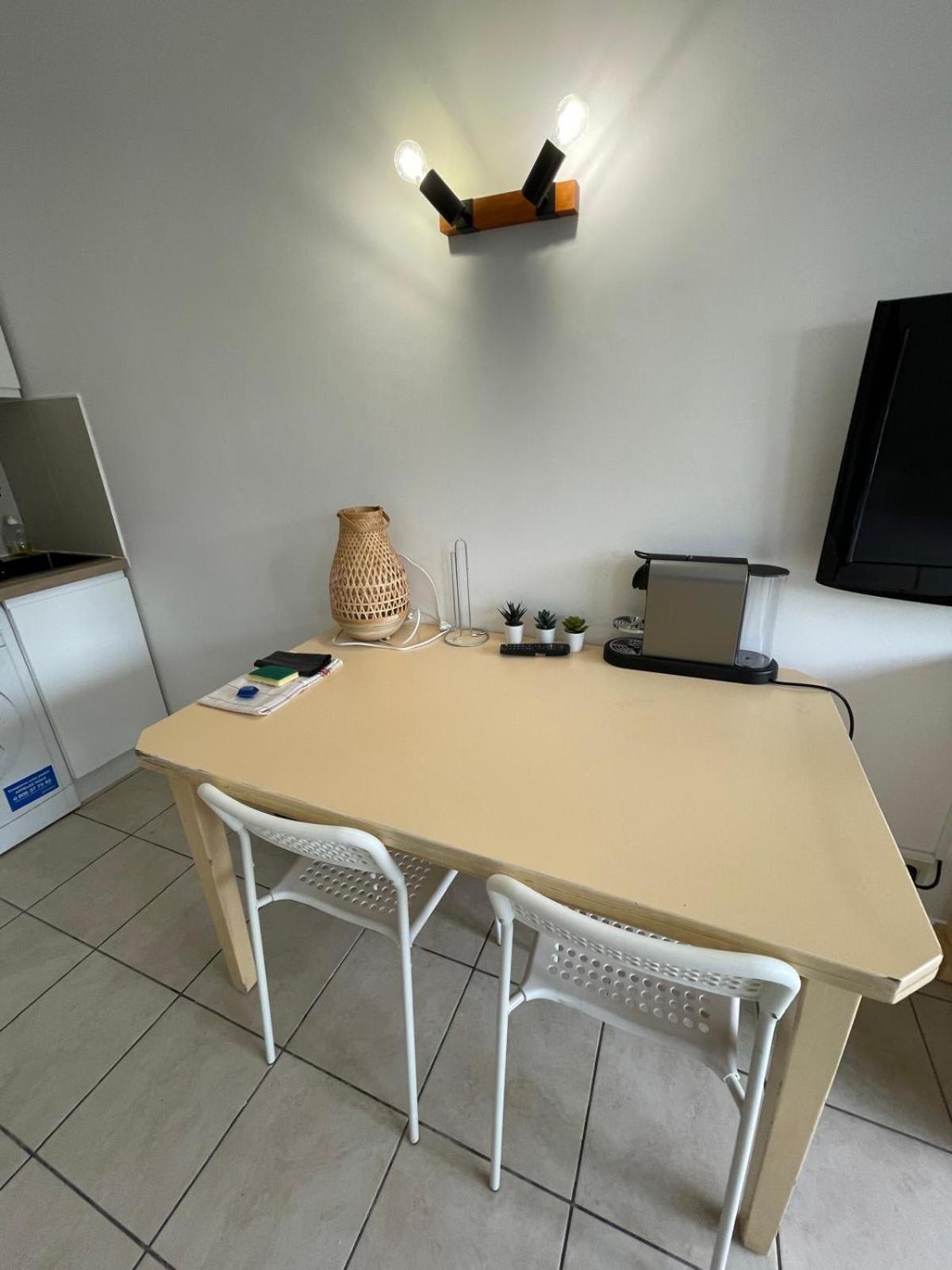 06U - Beautiful Studio In Residence - Swimming Pool And Tennis Court Сен-Лоран-дю-Вар Екстериор снимка