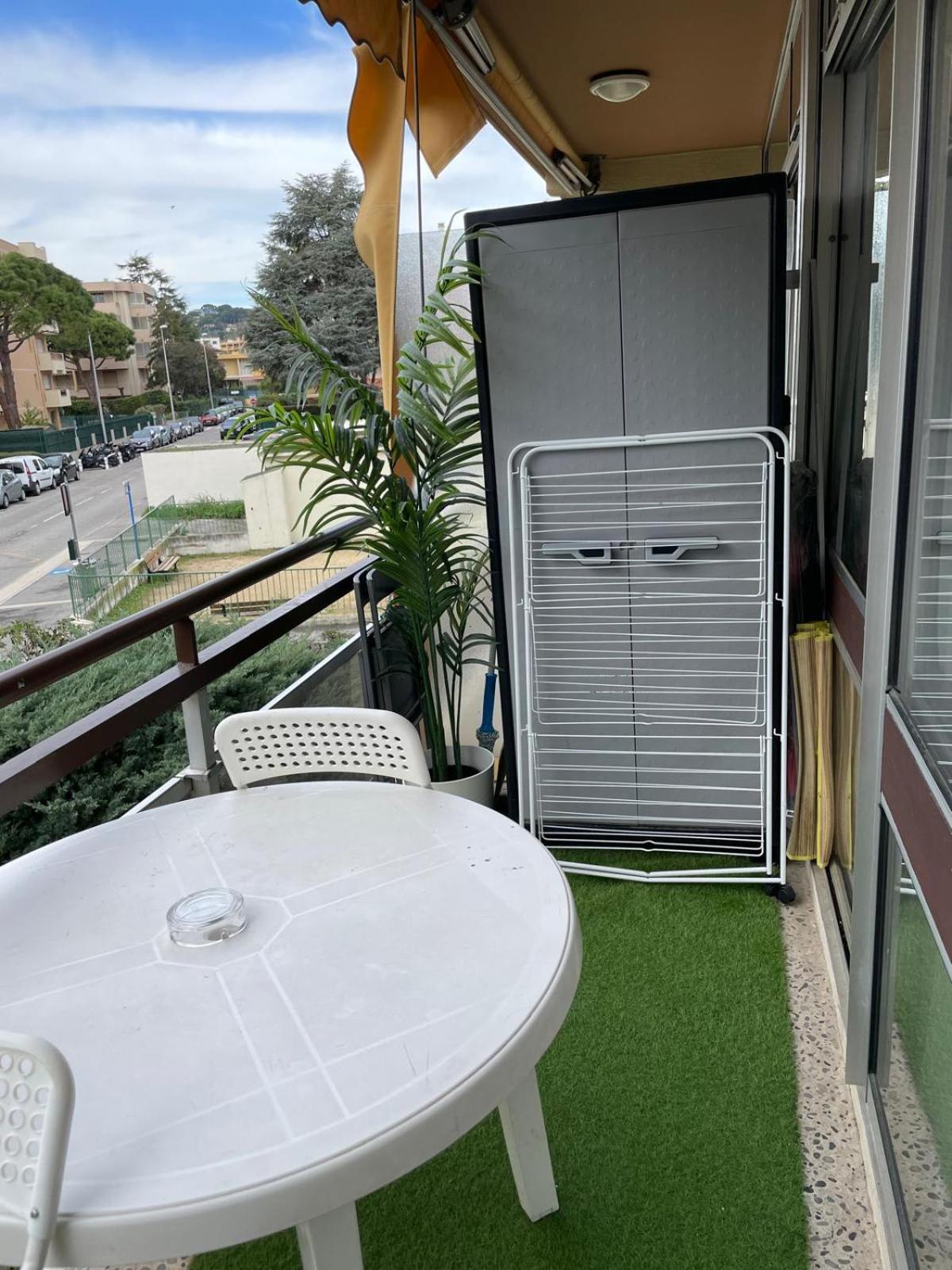 06U - Beautiful Studio In Residence - Swimming Pool And Tennis Court Сен-Лоран-дю-Вар Екстериор снимка