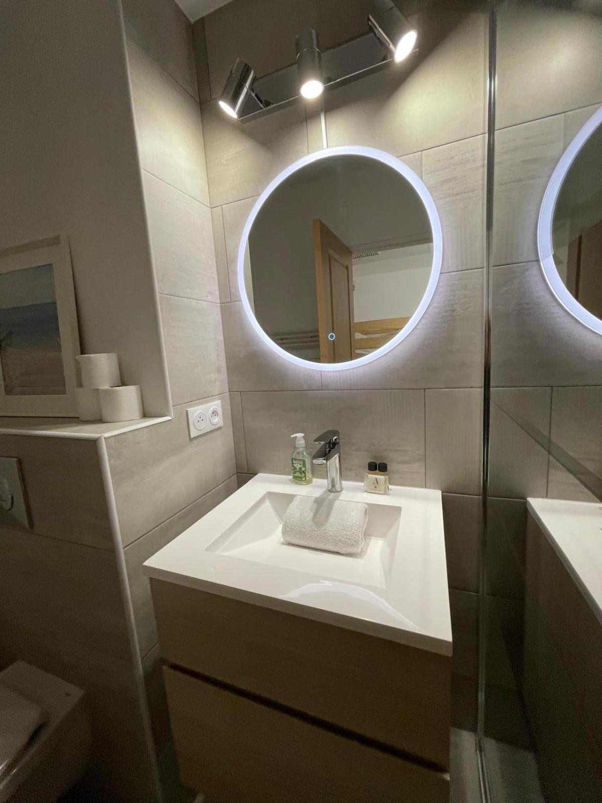 06U - Beautiful Studio In Residence - Swimming Pool And Tennis Court Сен-Лоран-дю-Вар Екстериор снимка
